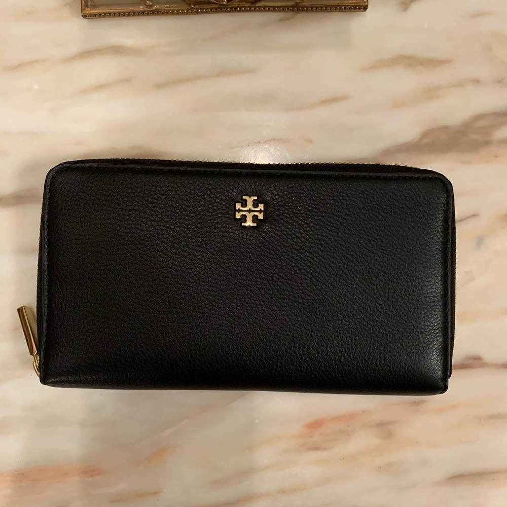 NEW- Tory Burch  Continental Wallet